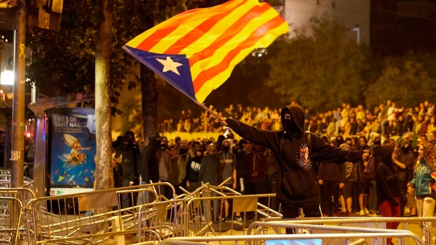 Despegamos: La kale borroka independentista condena a la miseria a los catalanes - 18/10/19