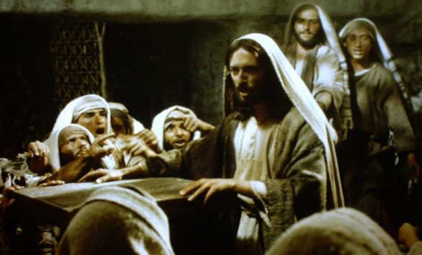 Jesús enseñando en la sinagoga